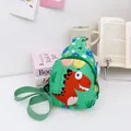 Grüne Kinder-Brusttasche mit Dino-Motiv, verstellbarem Gurt und frischem Design - Grün