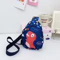 Dunkelblaue Kinder-Umhängetasche aus Segeltuch mit rotem Dino-Muster und verstellbarem Gurt - Marineblau