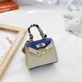 Mini borsa Kelly per bambini bicolore crema e blu con sciarpa di seta sul manico - Blu