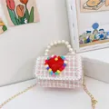 Borsa a tracolla tweed rosa per bambina con cuore rosso, perle e pompon colorati - Rosa a Quadri