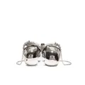 Futuristische zilveren metalen buste boxtas met een gepolijste chromen afwerking en ketting - Zilver