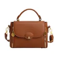 Sac à main marron caramel texturé avec boucle dorée en M et bandoulière réglable chic - Marron