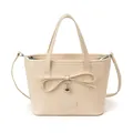 Bolso tote beige de cuero sintético con lazo, colgante de corazón y bandolera - Blanco Roto