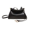 Sac bandoulière minimaliste en cuir noir avec design incurvé et finitions en métal doré - Noir