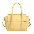 Elegante borsa a mano giallo chiaro in pelle a grana con tracolla e dettagli metallici - Giallo