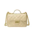 Borsa a tracolla beige trapuntata con catena dorata e chiusura in metallo dal design chic - Giallo