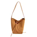 Sac seau en daim marron avec cordons décoratifs et bandoulières en cuir lisse - Marron
