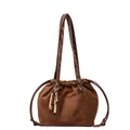 Bolso tote retro de ante marrón oscuro con cierre de cordón y cuentas de madera - Marrón