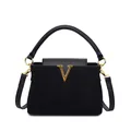 Bolso bandolera de ante negro con detalles en V dorados y asa de piel lisa - Negro