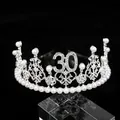 Détail de la couronne argentée 30 ans avec strass, motifs baroques et perles blanches - 30 Ans / Argent