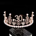 Dettaglio della corona di compleanno oro rosa con numero 30 in strass e perle - 30 Anni / Oro rosa