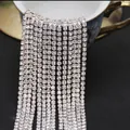 Dettaglio di catena di strass d'argento a più file drappeggiata per accessori fai-da-te - Catena in Strass con Frange / Argento