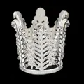 Decorazione per torta a corona d'argento con cristalli scintillanti su sfondo nero puro - Argento