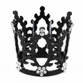 Dettaglio mini corona nera con decorazione in filigrana e cristalli scintillanti - Nero