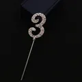 Decorazione per torta numero 3 in argento con strass scintillanti su sfondo nero - Numero 3 / Argento