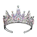 Dettaglio dei strass in cristallo AB cangiante su una corona gotica nera raffinata - Stile Base Nera AB (HG-260 Nero+AB+AB Accessori)