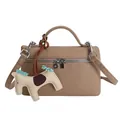 Sac bandoulière en cuir grainé marron kaki avec breloque cheval et double fermeture - Khaki Avec Pendentif