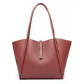 Sac seau rouge brique minimaliste en cuir grainé avec boucle dorée élégante - Rouge