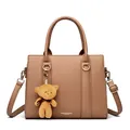 Sac à main en cuir marron avec bandoulière et pendentif ours en peluche mignon - Kaki