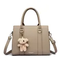 Sac à main élégant en cuir kaki avec texture litchi et charmant ours en peluche - Abricot