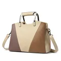 Bolso tricolor de cuero en gris, beige y marrón con asa de metal y bandolera - Blanco Roto