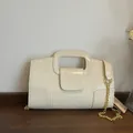 Petit sac carré beige crème à motif crocodile avec bandoulière chaîne dorée - Blanc Cassé