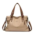 Bolso bandolera beige de gran capacidad con asas marrones y piel sintética texturizada - Caqui