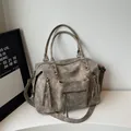 Borsa tote retrò color tortora invecchiato con texture opaca e doppie tasche con nappe - Cachi