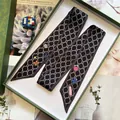 Elegante chinesische Vintage-Seidenschals mit geometrischen Mustern und Premium-Geschenkbox - Schwarz