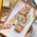 Elegante pañuelo estrecho de poliéster de doble cara con estampados en caja de regalo naranja - 90x5cm / Naranja