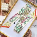 Elegante zijdeachtige lange sjaal met vintage paardenprint in een luxe geschenkdoos - Beige