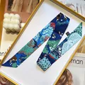 Pañuelo de seda con estampado de animales del bosque para asa de bolso en azul y verde - Verde