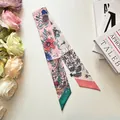 Lange zijden damessjaal met retro bloemenprint en roze met wit gesplitst twilly-ontwerp - S736 Roze