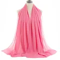 Einfarbiger rosa Chiffon-Schal für Damen mit feinem Rollsaum und elegantem Faltenwurf - Rosa