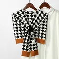 Classic houndstooth knitted shawl with orange trim and geometric woven label - Houndstooth Pattern (Orange Ribbed) / Coffee