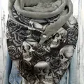 Winter Dreieckstuch mit Totenkopf-Rosen-Print, warmem Fleecefutter und Metallschnalle - Totenkopf Graue Blume Druck / 140*80cm / 3# Graue Blumen