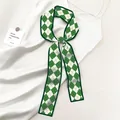 Smalle lange zijden sjaal met groen-wit ruitpatroon voor dames in een stropdasstijl - Groen Wit Raster (24)