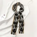 Retro bruine zijden sjaal met zwarte tulpen voor de nek of als lint voor in het haar - Zwarte Tulp Contrast (Smaragdgroen SKU)