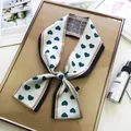 Long foulard de soie mode avec cœurs verts et motif à carreaux comme accessoire de sac - Vert