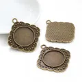 Vintage bronze alloy round pendant tray base with scalloped edges for DIY jewelry making - Wavy Floral Border Round Tray (N5-13)