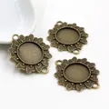 Drie bronzen bloemvormige 16mm DIY-sieradenhouders voor kettingen en armbanden - Antiek Brons