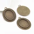 Trois supports de pendentif ovales en bronze vintage pour création de bijoux DIY sur blanc - Retro Bronze Foliage Bezel (C3-62)