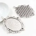 Base per pendente ovale in lega d'argento vintage 30x40mm per creazione gioielli fai-da-te - Decorazione Floreale Cava Argento Antico (B4-21)