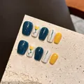 Faux ongles faits main avec fleurs peintes aux couleurs Morandi et jaune - Très petit