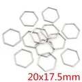 Dettaglio dei ciondoli esagonali in acciaio inossidabile lucido per gioielli - Forma di Esagono - Argento (20x17.5mm) / Confezione da 20