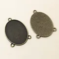 Set van twee antieke bronzen ovale hangerhouders met drie verbindingsringen voor sieraden - 30x40 / Antiek Brons