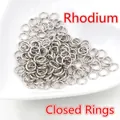 Stapel rhodinierten geschlossenen Spaltringen für Schmuck in einer Herzschale - Geschlossener Stil / 5mm / Weiß K/Silber