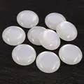 Cabochon rond en résine blanche de 25mm avec effet oeil de chat sur fond en bois - Blanc (G3-28)