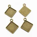 Detailansicht der 15mm quadratischen Bronze-Fassungen mit Vorderseite und Netzstruktur - Antikbronze Einzelöse Quadratische Fassung (C7-36)