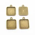 Set mit vier 15mm quadratischen Legierungs-Anhängern in Antik-Bronze für Schmuckdesign - Antikbronze Quadratische Fassung (C7-38)